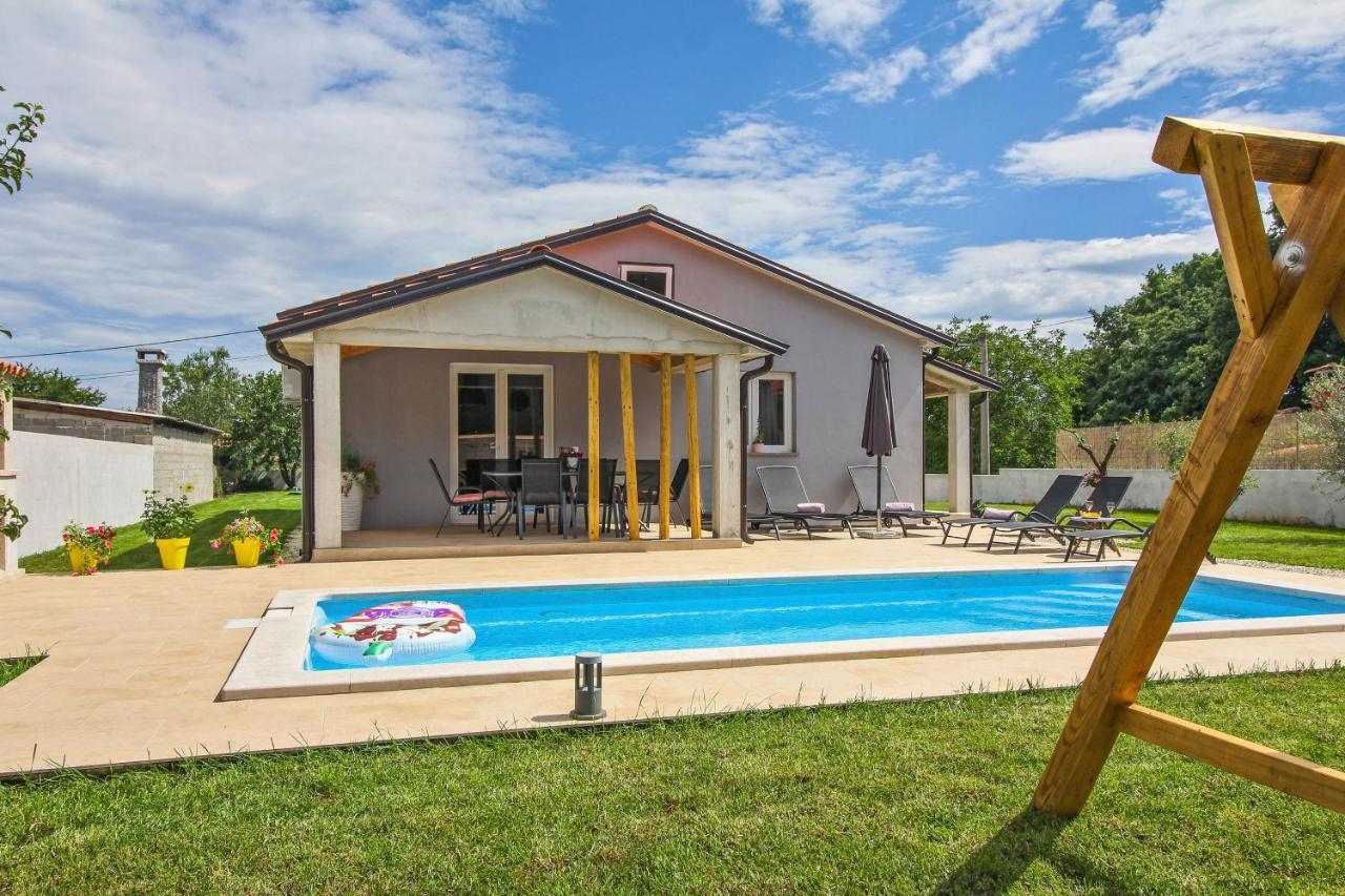 Natascha In Pamici - Haus Fuer 6 Personen Villa Žminj Kültér fotó
