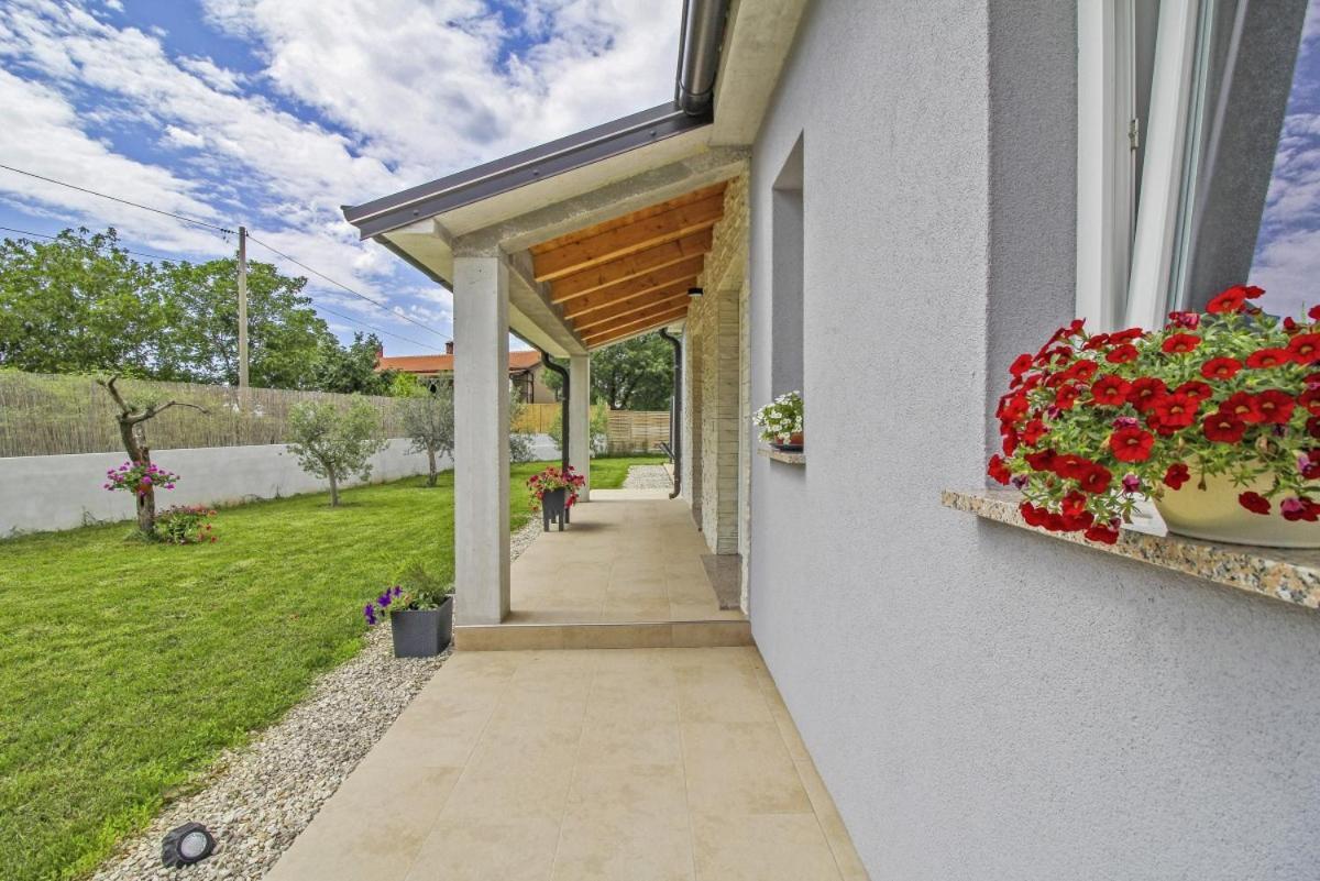 Natascha In Pamici - Haus Fuer 6 Personen Villa Žminj Kültér fotó