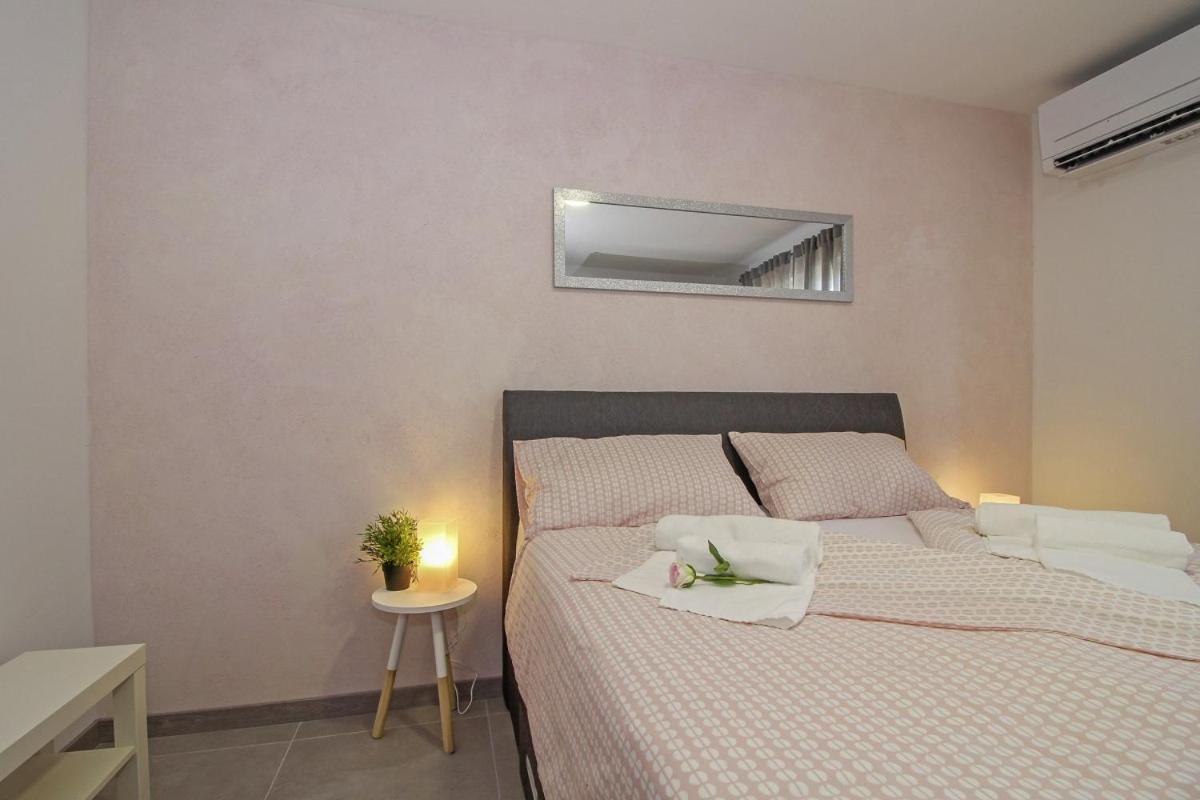 Natascha In Pamici - Haus Fuer 6 Personen Villa Žminj Kültér fotó